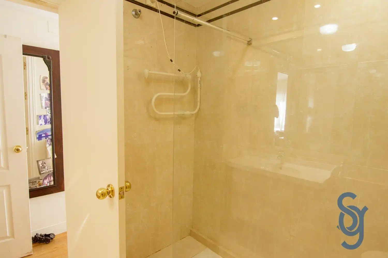 Bathroom of Detached homes for sale in Málaga  with Air Conditioner, Parquet flooring and Terrace