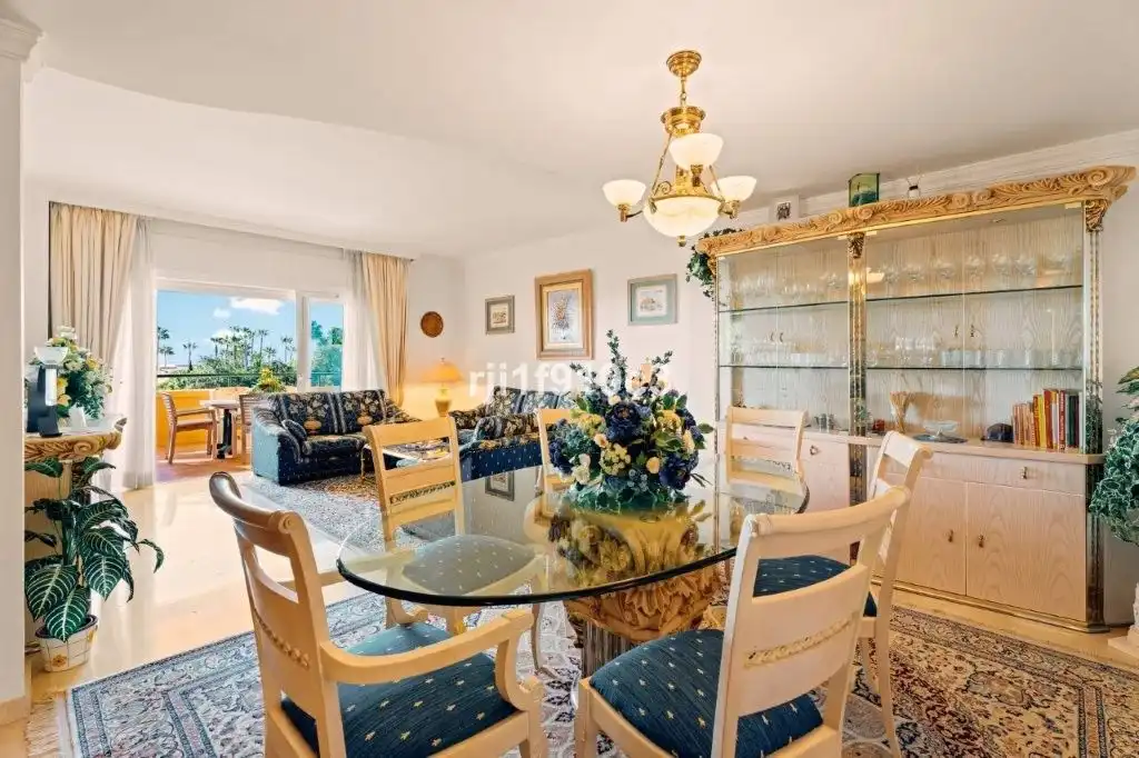 Comedor de Apartamento en venta en Marbella con Terraza, Trastero y Amueblado