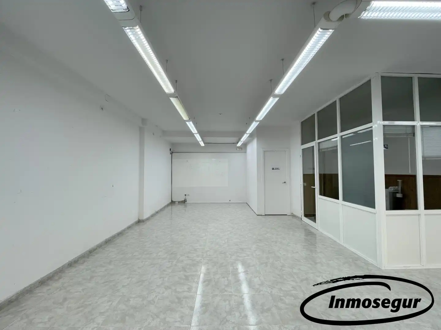 Locale commerciale in vendita a Carrer del Nord 1