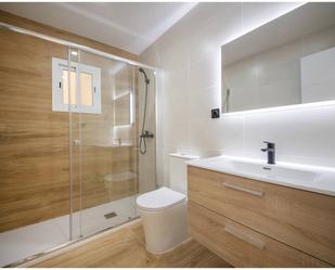 Bathroom of Flat for sale in  Barcelona Capital  with Air Conditioner, Parquet flooring and Terrace