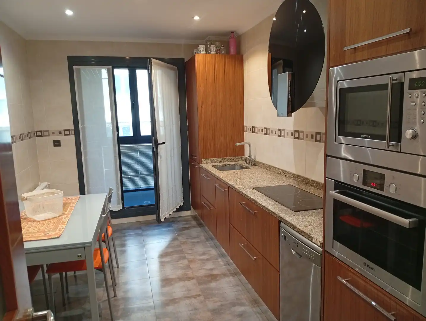 Cocina de Piso en venta en Portugalete con Calefacción, Trastero y Amueblado