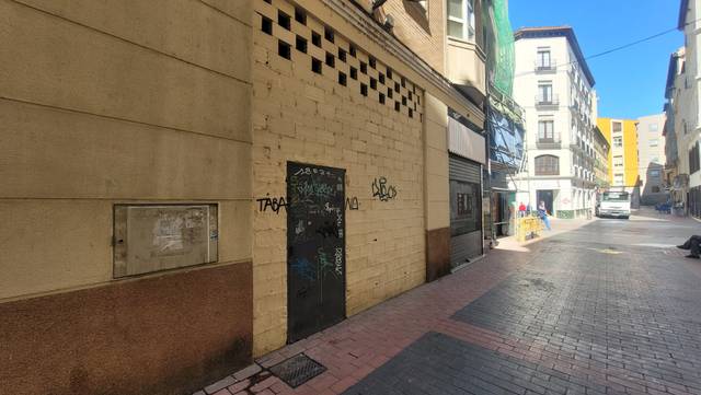 Local comercial en Alquiler en Calle de Santiago, 4 en Alfonso