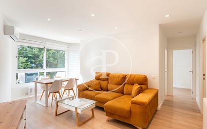 Living room of Flat to rent in  Barcelona Capital  with Air Conditioner, Heating and Furnished