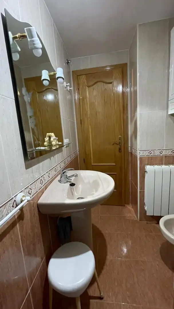 Bathroom of Apartments for rent in Ciudad Real  with Air Conditioner, Heating and Furnished