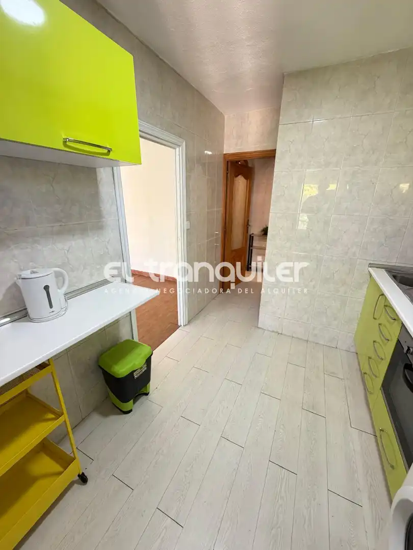 Cocina de Piso de alquiler en Madrid con Aire acondicionado, Terraza y Amueblado