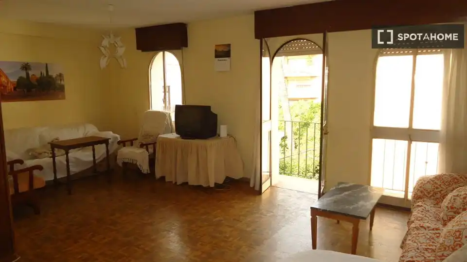 Bedroom of Flat for share in Centro