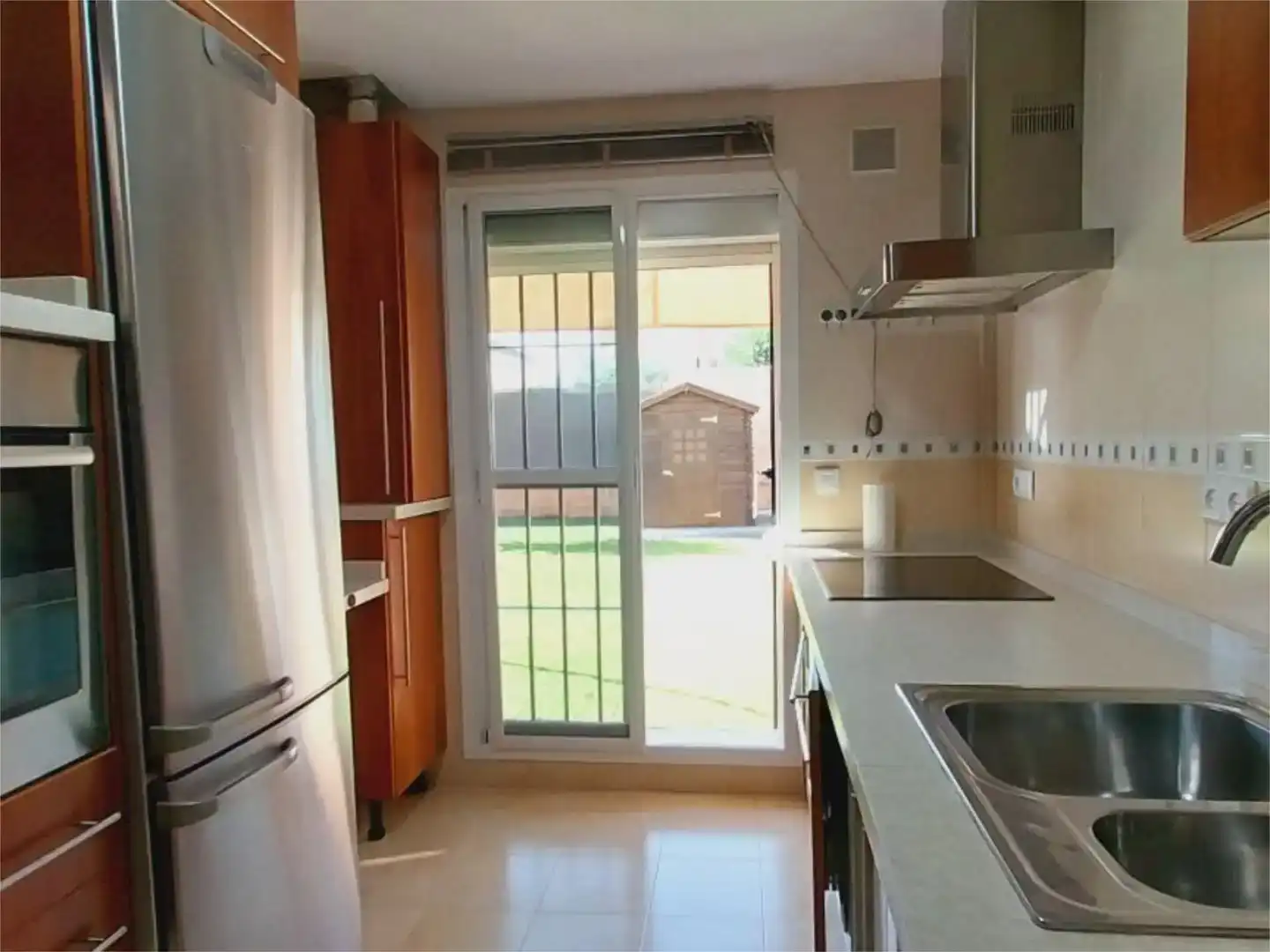 Cuina de Casa o xalet en venda en Espartinas amb Aire condicionat, Jardí privat i Traster