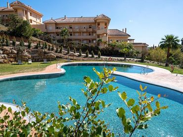 Apartment mit Pool zum Verkauf in Nueva Andalucía