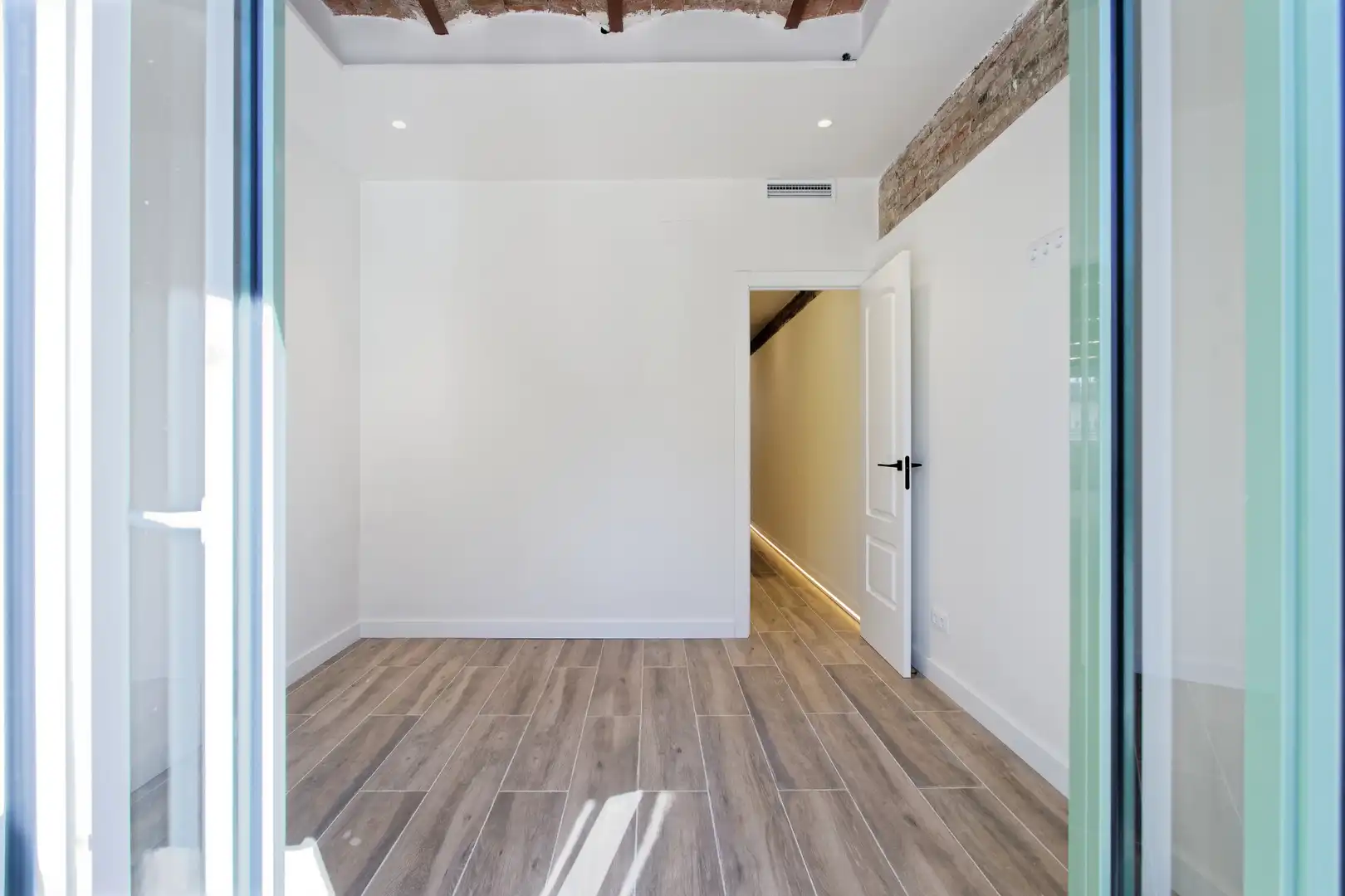 Flat for sale in Barcelona  with Air Conditioner, Heating and Oven