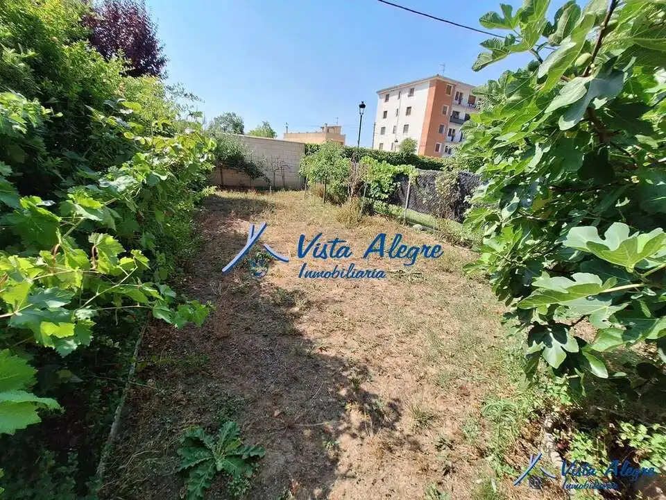 Casa adosada en venda en Anguciana amb Calefacció, Jardí privat i Traster