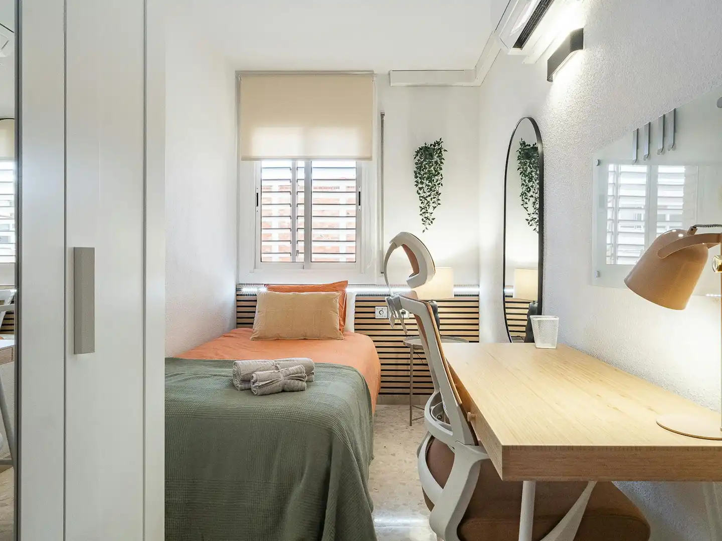 Bedroom of Flat for share in L'Hospitalet de Llobregat  with Heating, Furnished and Washing machine