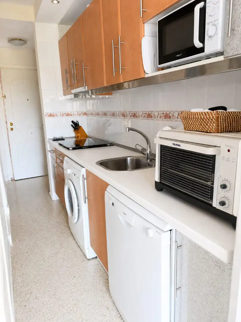 Cocina de Apartamento de alquiler en Algeciras con Aire acondicionado, Terraza y Amueblado