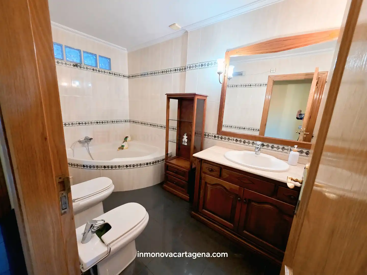 Badezimmer von Gebäude zum Verkauf in Los Alcázares mit Alarm