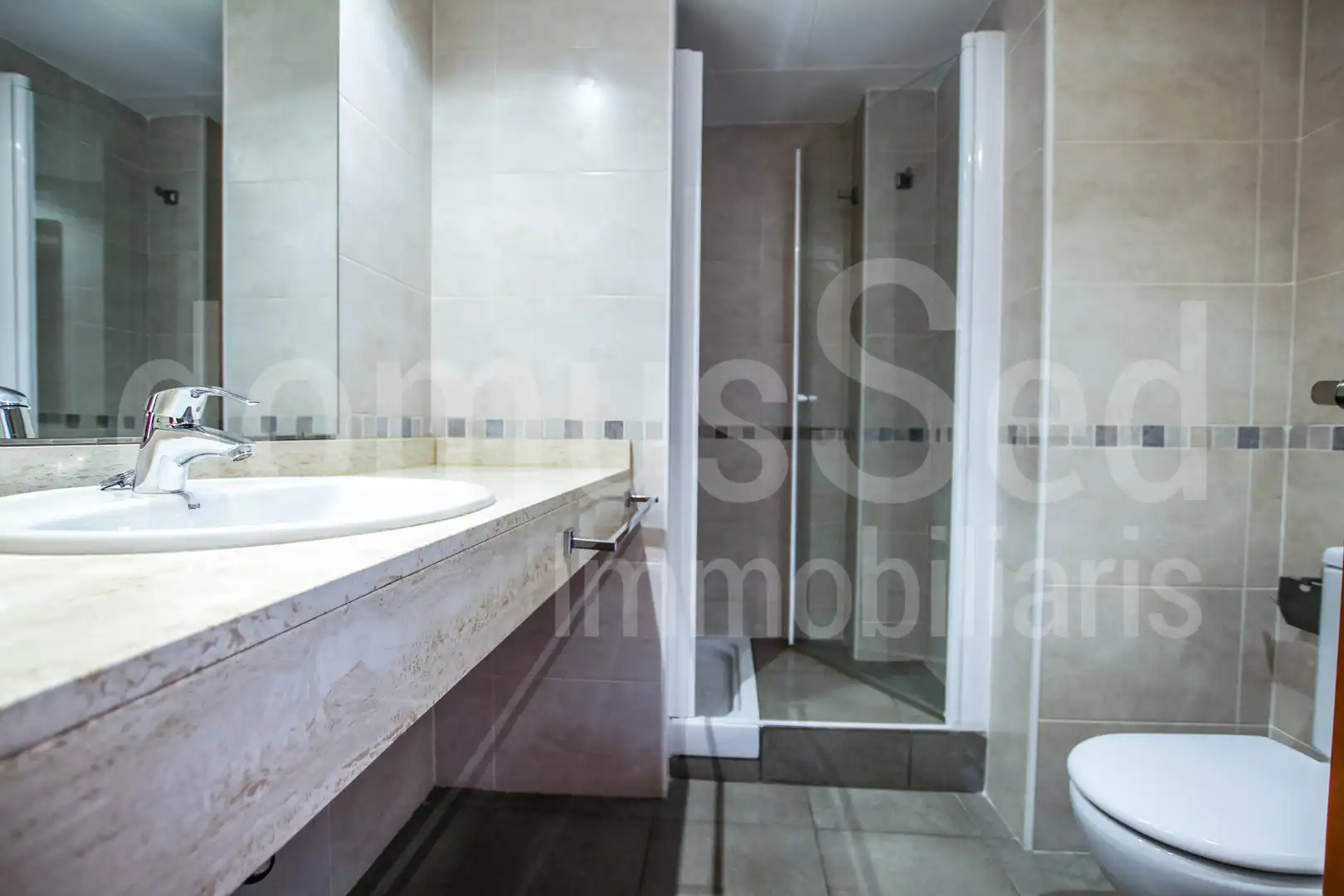 Baño de Piso de alquiler en El Masnou con Aire acondicionado, Calefacción y Parquet