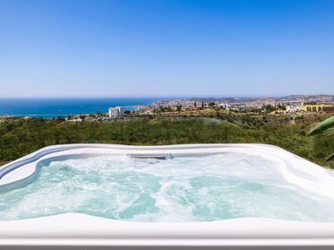 Àtic amb piscina en venda a El Higuerón