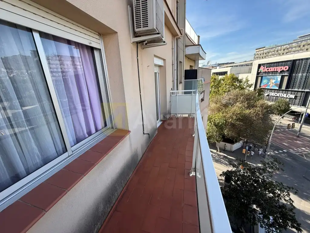 Appartement compact avec ascenseur à vendre à Plaza Jacint Benavente