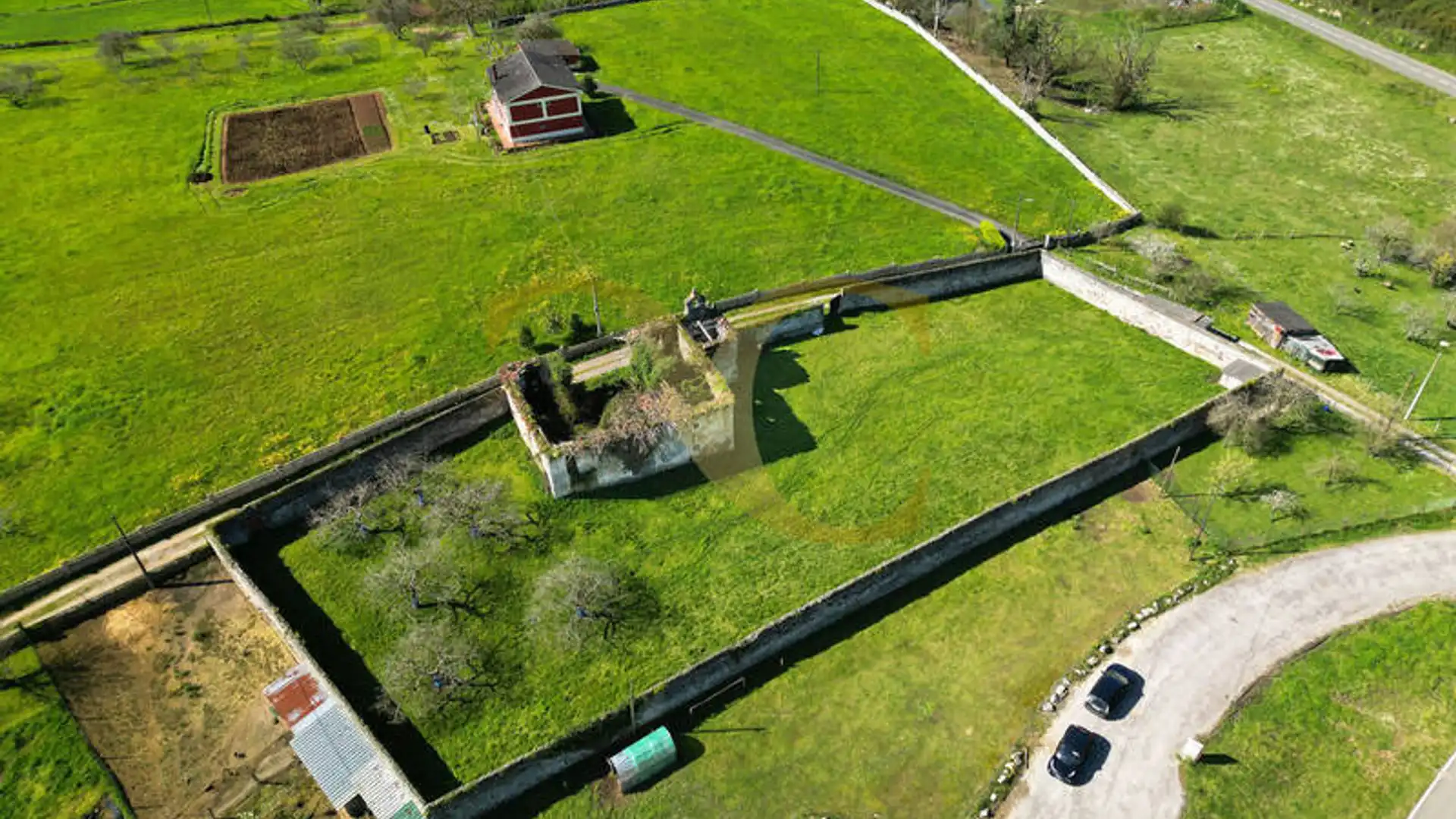 Houses for sale in Las Regueras    with Private garden