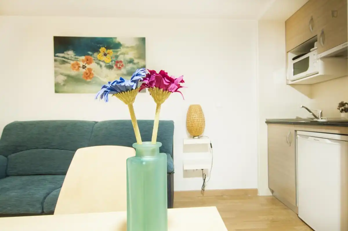 Study for rent in Cortes - Huertas