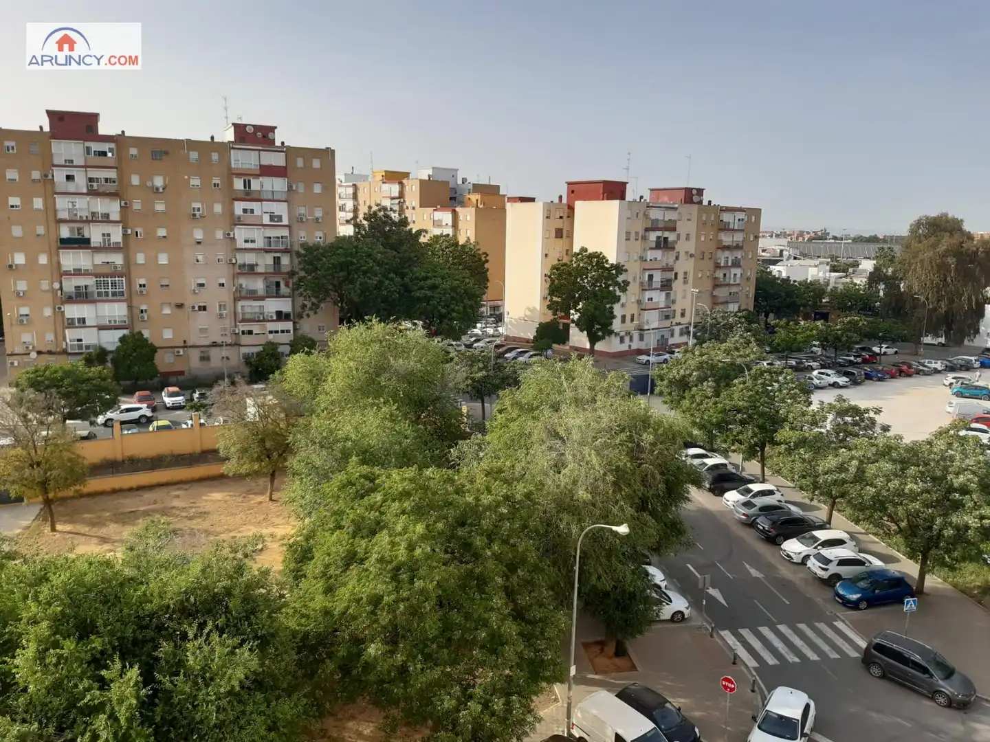 Vista exterior de Piso en venta en Sevilla con Aire acondicionado y Piscina comunitaria