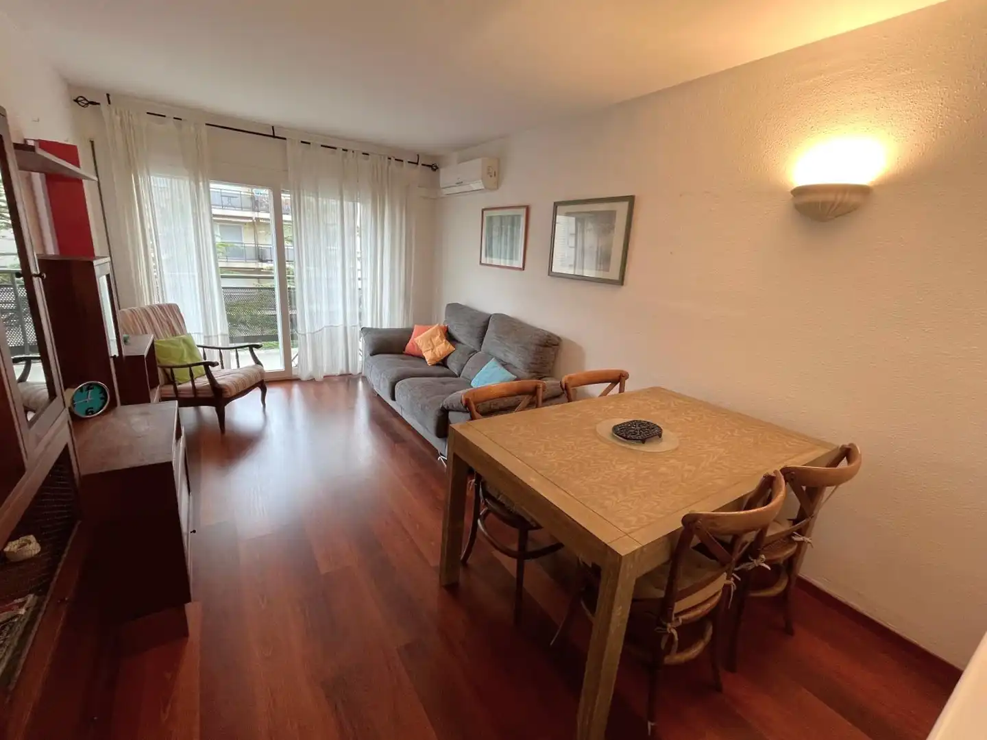 Sala de estar de Piso en venta en Palamós con Aire acondicionado, Calefacción y Parquet