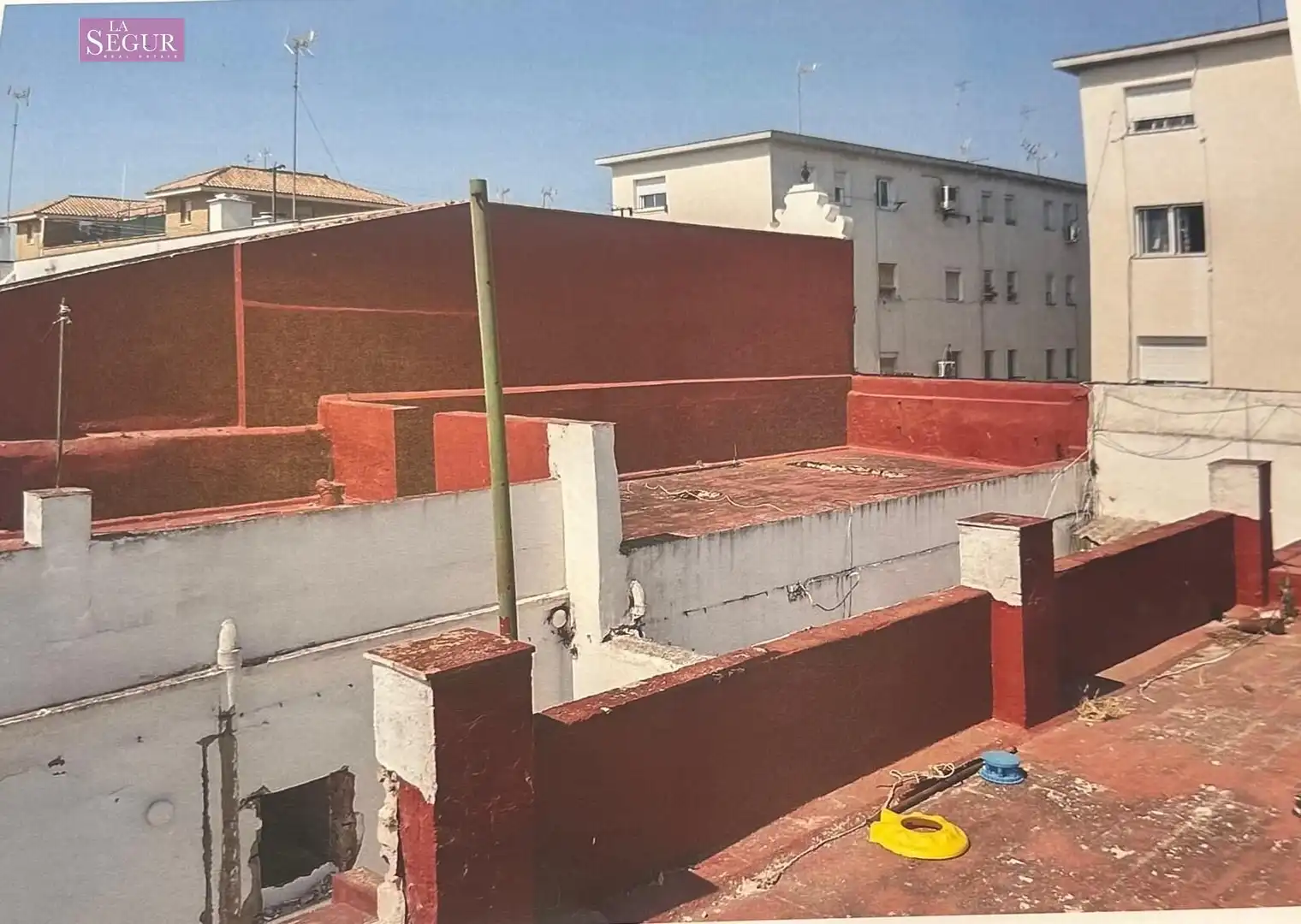 Vista exterior de Edificio en venta en Puerto Real