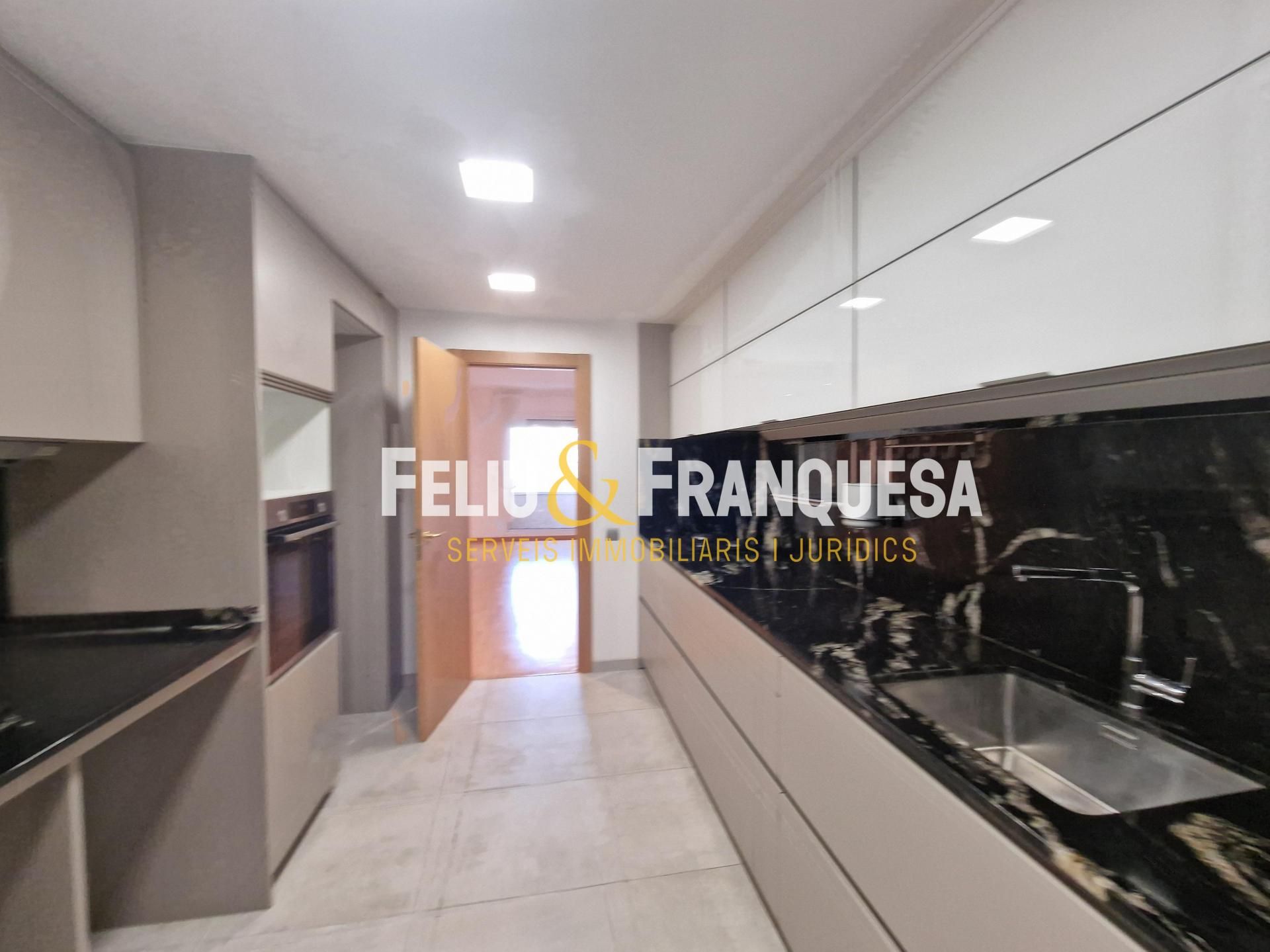 Kitchen of Flat for rent in Sant Cugat del Vallès  with Heating, Private garden and Swimming Pool