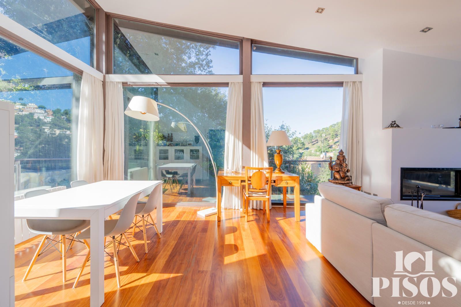 Exterior view of House or chalet for sale in  Barcelona Capital  with Heating, Private garden and Parquet flooring