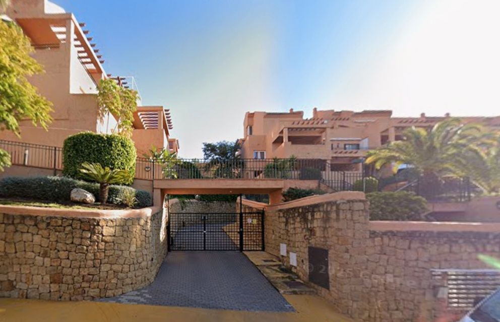 Vista exterior de Planta baja en venta en Marbella con Terraza, Trastero y Balcón