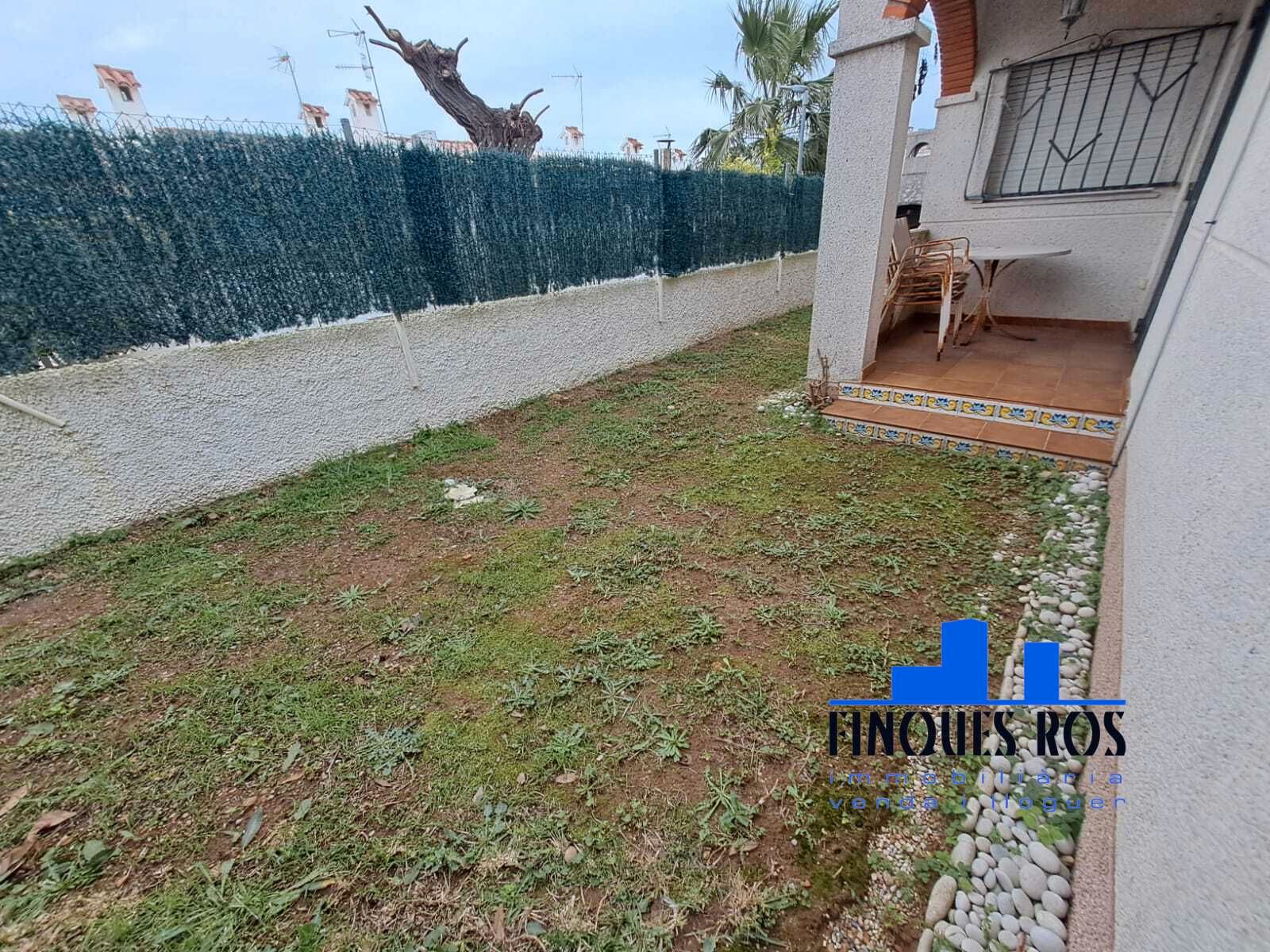 Exterior view of Single-family semi-detached for sale in Vinaròs  with Air Conditioner, Private garden and Terrace