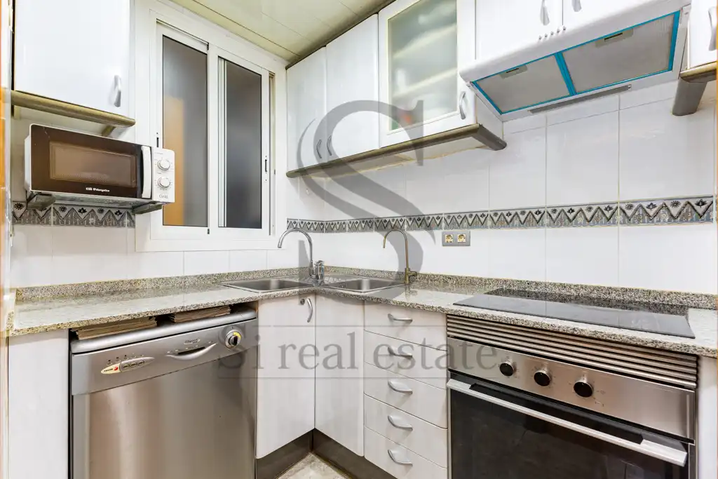Kitchen of Flat for sale in Barcelona  with Air Conditioner and Parquet flooring