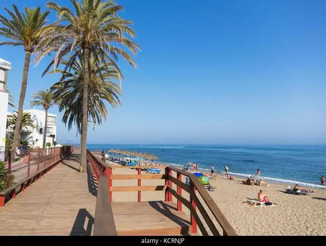 Apartamento con piscina en venta en Calahonda, imagen 17