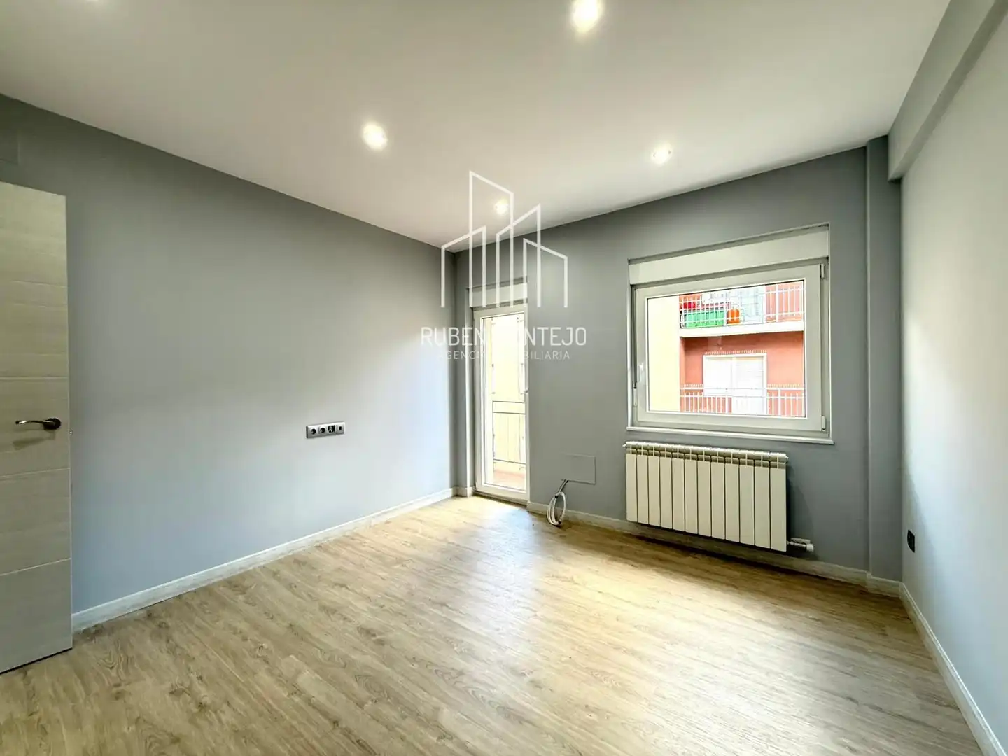 Bedroom of Flat for rent in Salamanca  with Heating, Parquet flooring and Terrace