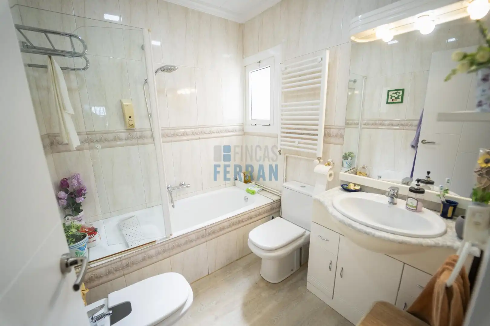 Baño de Piso en venta en Cerdanyola del Vallès con Aire acondicionado, Calefacción y Parquet