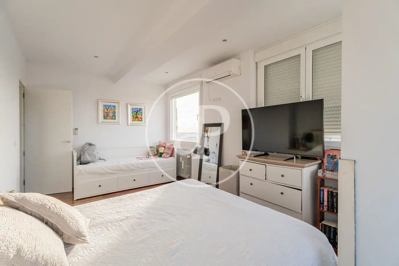 Schlafzimmer von Wohnung zum Verkauf in Madrid mit Klimaanlage und Heizung