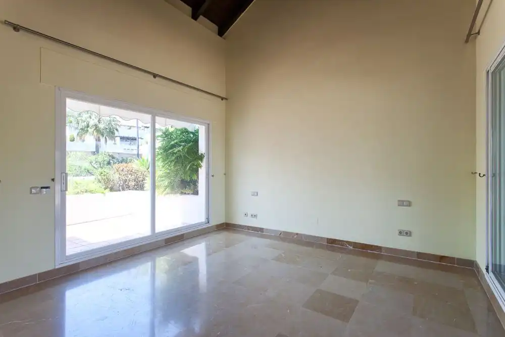 Duplex with terrace for sale in La Quinta, imagen 16