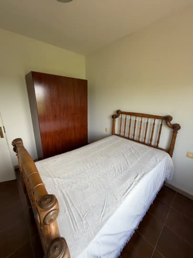 Dormitori de Casa o xalet en venda en Torrecaballeros amb Calefacció, Jardí privat i Terrassa