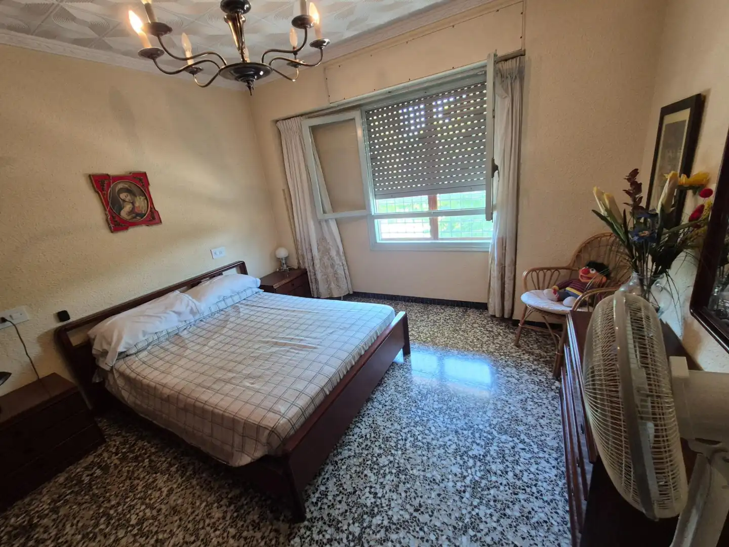 Dormitori de Casa o xalet en venda en Elda amb Jardí privat, Terrassa i Traster