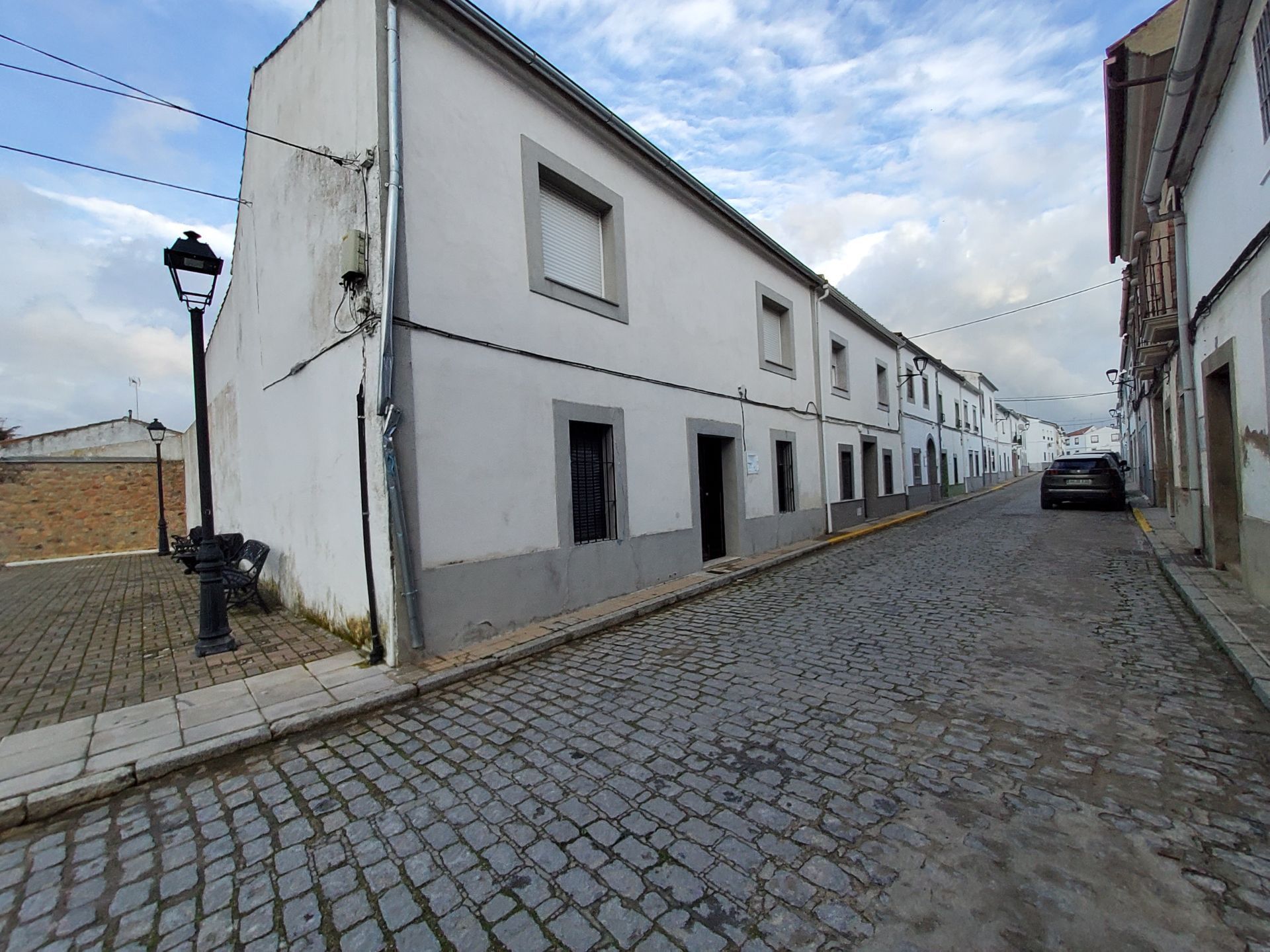 Vista exterior de Casa o xalet en venda en Cardeña amb Aire condicionat i Jardí privat