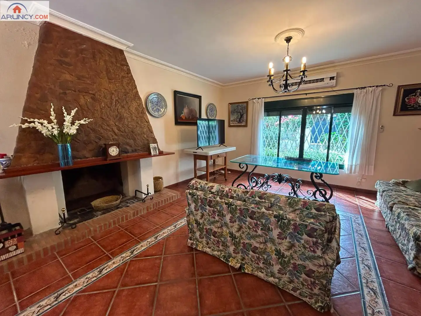Living room of Houses for rent in Alcalá de Guadaira  with Air Conditioner, Private garden and Terrace