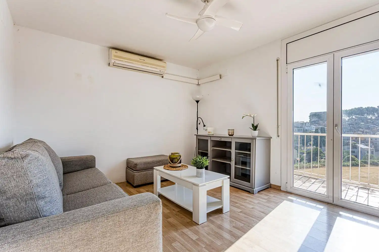 Wohnzimmer von Wohnung zum Verkauf in Sant Martí de Tous mit Terrasse, Abstellraum und Balkon