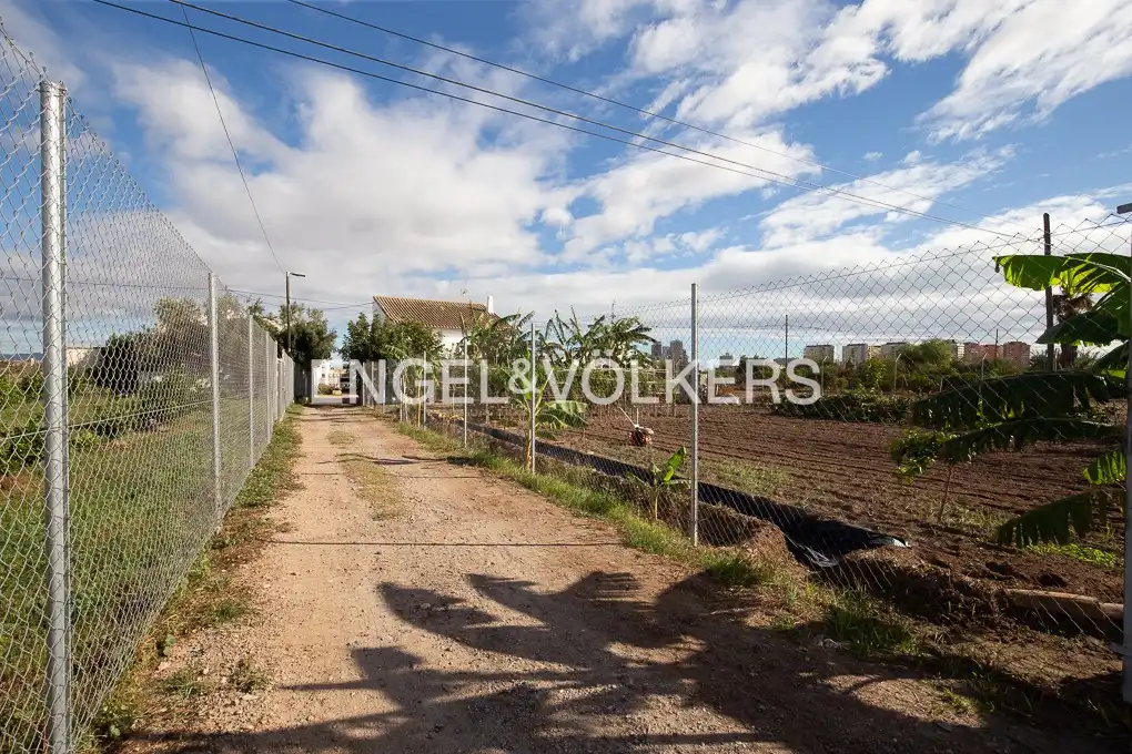 Country house zum Verkauf in Valencia mit Heizung und Privatgarten