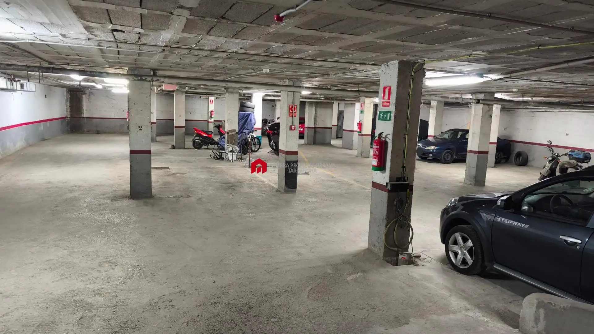 Parkplatz von Garage zum Verkauf in Tortosa