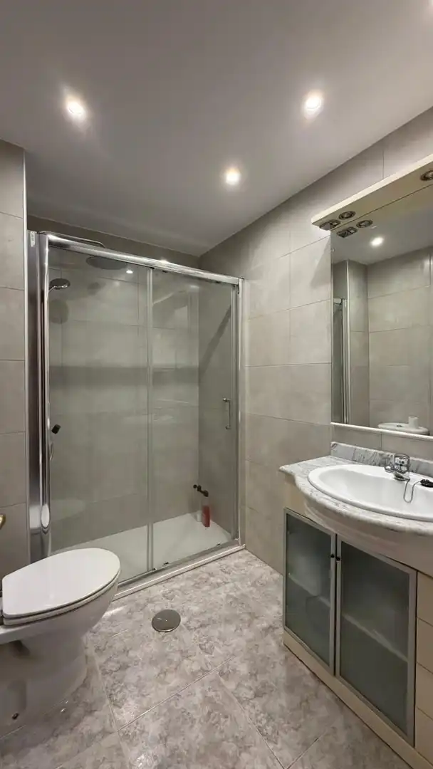 Baño de Piso en venta en Marbella con Aire acondicionado