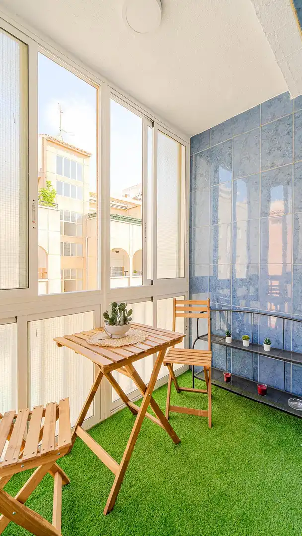Apartamento reformado de 3 dormitorios con terraza acristalada a 200m de Playa del Cura en Torrevieja, imatge 3