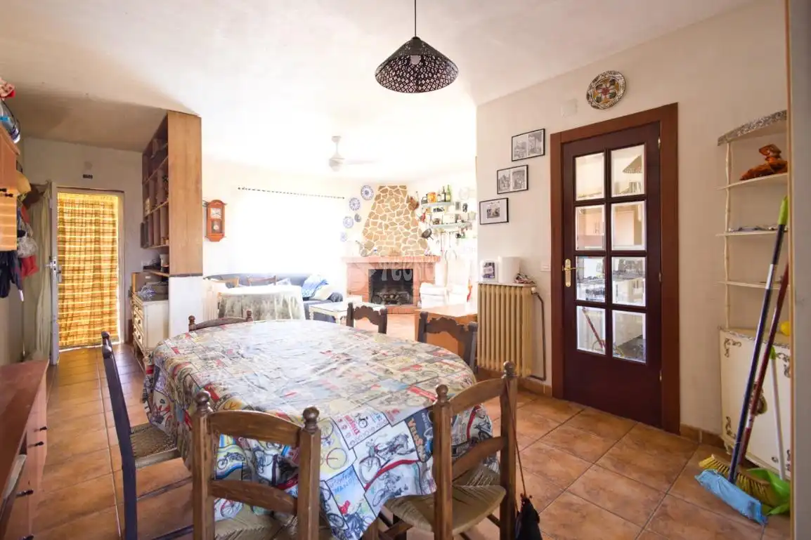 Comedor de Casa o chalet en venta en Calvarrasa de Arriba con Calefacción y Terraza