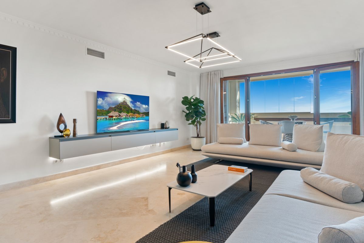 Living room of Apartment for sale in Estepona  with Air Conditioner, Terrace and Storage room