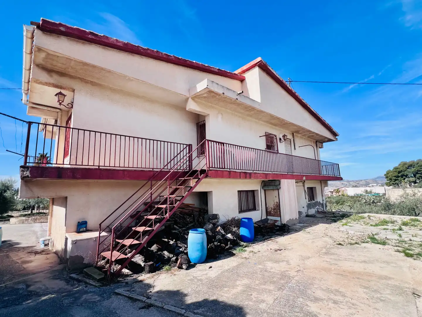 Vista exterior de Casa o xalet en venda en Petrer amb Aire condicionat, Jardí privat i Terrassa