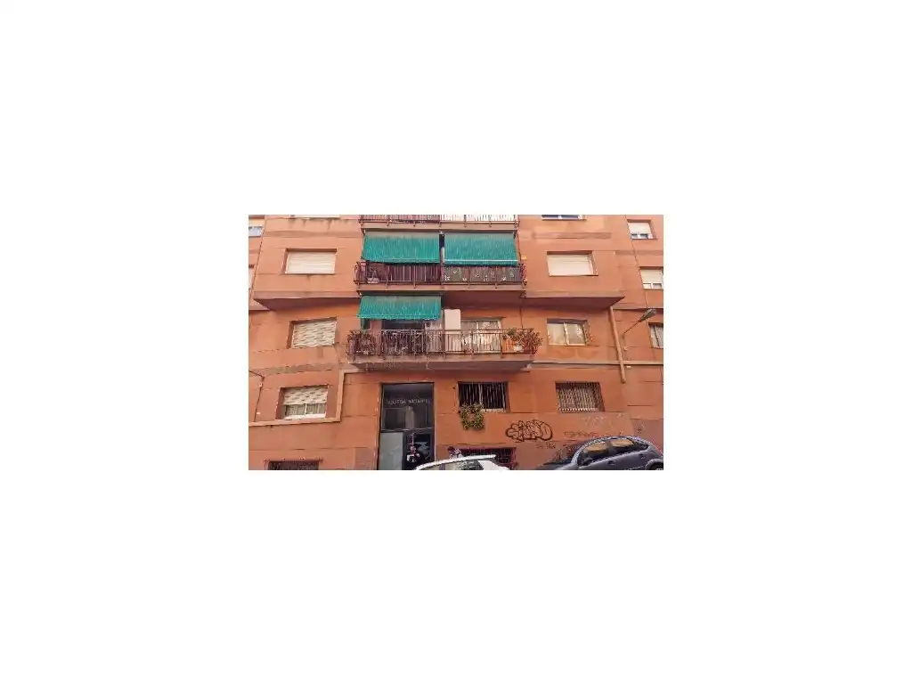 Pis en venda a Calle Agueda Mompel
