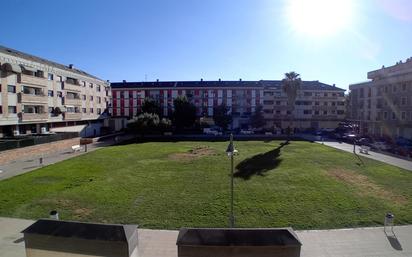 Vista exterior de Pis en venda en Talavera de la Reina amb Aire condicionat i Terrassa