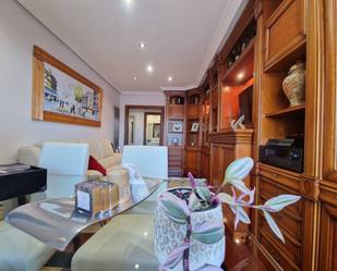 Living room of Flat for sale in Bilbao   with Terrace and Balcony